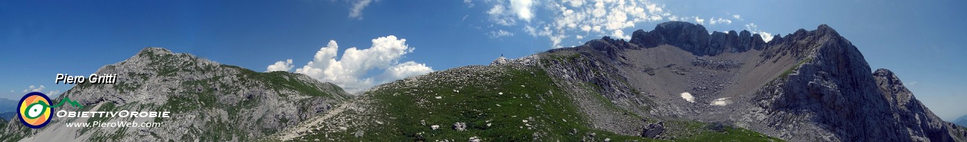 44 Proseguiamo salendo sul sent. 244 per la variante alpinistica nord-Arera.jpg